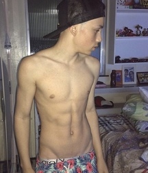  Bluelines Twink Tube 673 5ed133681c189.jpg