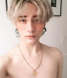 Bluelines Twink Tube 678 5ed29ef5d1abf.jpg