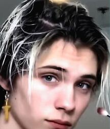  Bluelines Twink Tube 685 5ed53945dd995.jpg