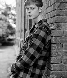  Bluelines Twink Tube 685 5ed539799f0f8.jpg