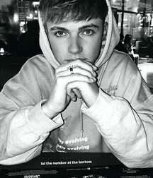  Bluelines Twink Tube 685 5ed5399646192.jpg