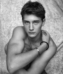  Bluelines Twink Tube 688 5ed53b5ff2c32.jpg