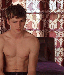 Miles Heizer Kissing Boys Porn  5f1715e70a812.gif