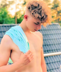 Bluelines 924 Cute Twinks Porn  5f2996c0b4558.jpg