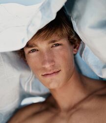 Cute Fashion 2 Gay Tube Models  5f341e7509293.jpg