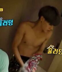 K Pop Boy Twinks Gay Tube 5f57b2b63b710.jpg