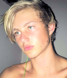 Gorgeous Mixed Gay Tube 5f86914a396ad.jpg