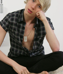 Desirable Eowyn Ward Blond Trick Boy Porn 5f8f0acf6e46f.jpg