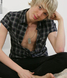 Desirable Eowyn Ward Blond Trick Boy Porn 5f8f0ad18a4ee.jpg