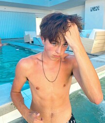 Hot Boys 48 Yummy Gay Tube Mix 5f998c7555243.jpg