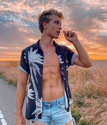 Hot Boys 78 Tiktokers Gay Tube 5faeab8dcd0e3.jpg