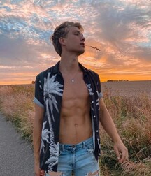 Hot Boys 78 Tiktokers Gay Tube 5faeab8f15790.jpg