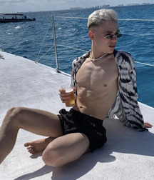 Bluelines 1172 Selfie Boys Gay Tube 5fe76416801e5.jpg