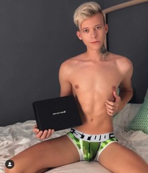 Cute Media Boy Summer Fun Twink Tube Select 5ff49dfe4351b.jpg