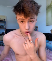 Twittering Boys 5 Click Bait Gay Porn 6095639586df4.jpg
