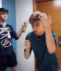 Bluelines  Mario R Twink Tube  61a27681d8584.gif