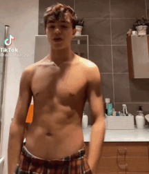 Bluelines  Mario R Twink Tube  61a276a318462.gif