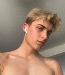 Be My lover 5 Tube Twinks Boys Porn Selfies 61f39ccfcc9f6.jpg