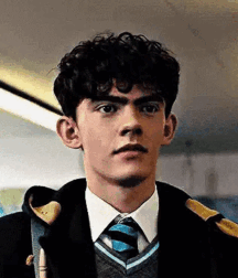 BL Heartstopper Joe Cute Brit Actor Twink Tube 62638ebbc9c94.gif