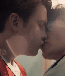 BL Heartstopper Joe Cute Brit Actor Twink Tube 62638ef27c926.gif