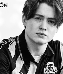 BL Heartstopper Joe Cute Brit Actor Twink Tube 62638f3f57511.jpg