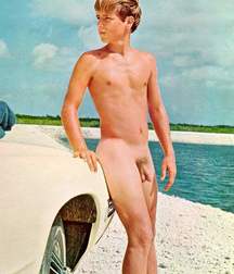 Guys Naked Wanking Totally Naked 5c0f33f7cedaf.jpg