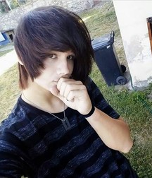 More cute boys 5d2703a90ba75.jpg