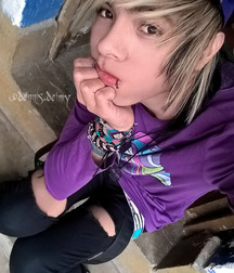 Emo teen Dennis 5e2b098271505.jpg