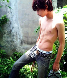 gay 18 5cf0b9dc2f79c.jpg