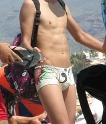 gay 18 5cf0ba0347263.jpg