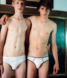 gay 23 5cf7454b4b266.jpg