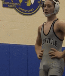 gay 28 5cff9b3bdc781.gif