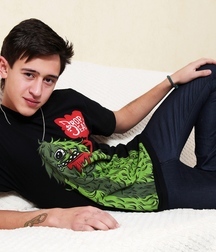 gay 36 5d08b020f2484.jpg
