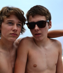 GAY 39 5d0a57fea1f8c.jpg