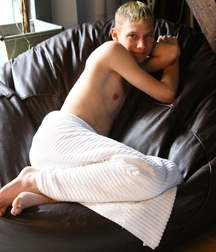 gay 56 5d230a34c373e.jpg
