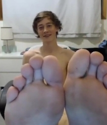 Feet  5be27688a7f71.jpg