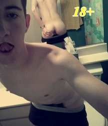 Selfie (Solo) 5be28027ec325.jpg