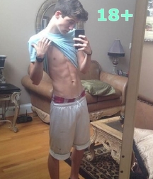 Selfie (Solo) 5be28032ca134.jpg