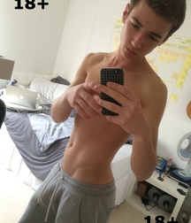 Selfie (Solo) 5be280435791c.jpg