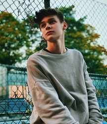 Green color cute boys twink tube 611809b3a6273.jpg