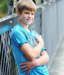 Green color cute boys twink tube 61180a3c9a0d7.jpg