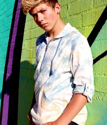 Green color cute boys twink tube 61180d393c416.jpg