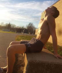 good looks 5c0a906d39481.jpg