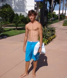 Boy Blue 5bf354b2ea75d.jpg