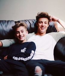 Boys In Jeans 5e9b74a59e077.jpg