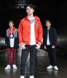 Boys In Jeans 5e9b74b715e01.jpg
