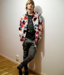 Jonatan 5bf89b14ead36.jpg