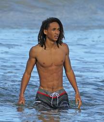 Jaden 5bf8bc3c89f6c.jpg