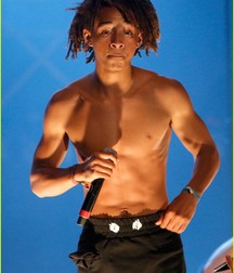 Jaden 5bf8bc42d4599.jpg