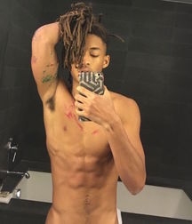 Jaden 5bf8bc4eb00a2.jpg